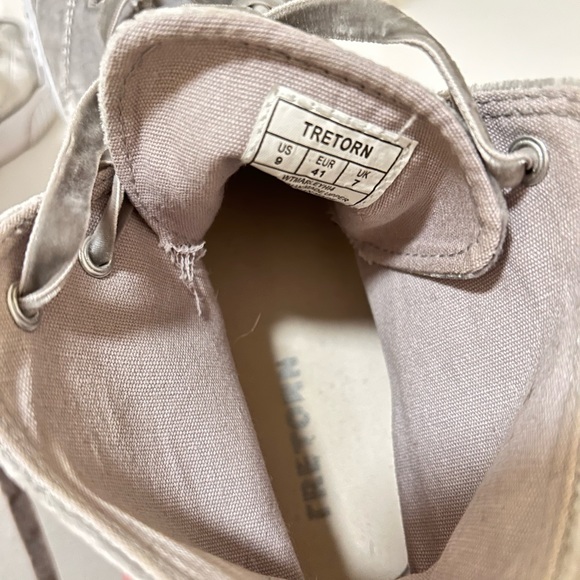 Rare TRETORN Grey Velvet High Tops ladies size 9. - Picture 6 of 12